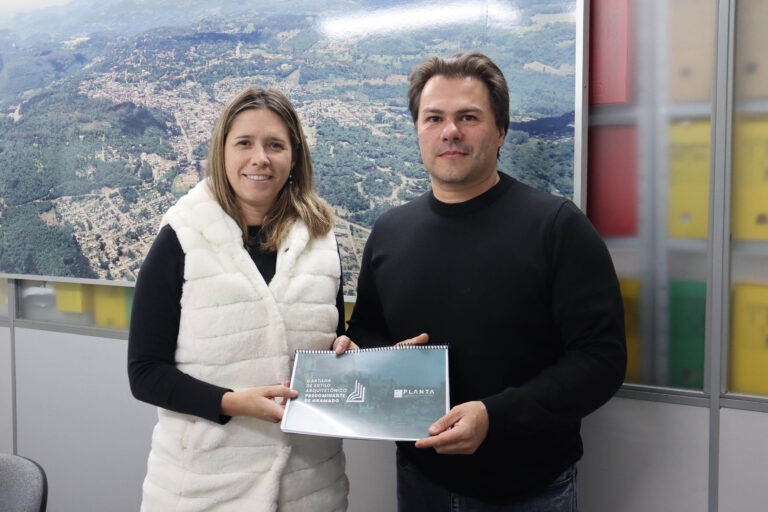 Gramado recebe relatório sobre estilo arquitetônico predominante