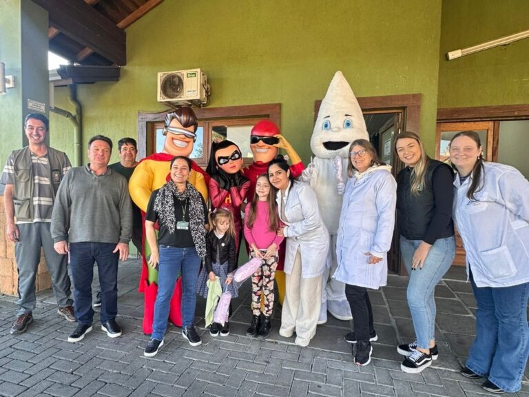 Dia D levou vacinação e atrações temáticas em Gramado