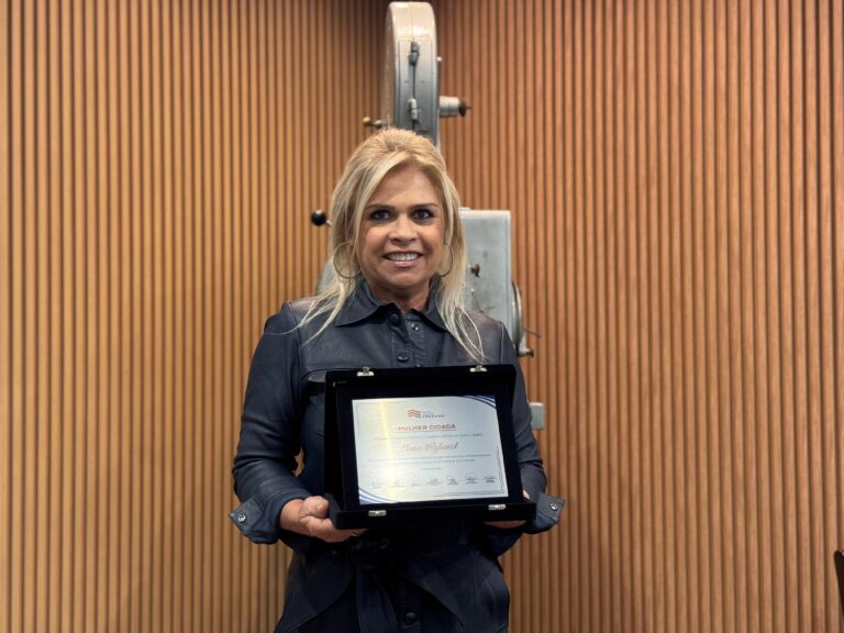 Eliana Wazlawick recebe homenagem da Câmara de Gramado