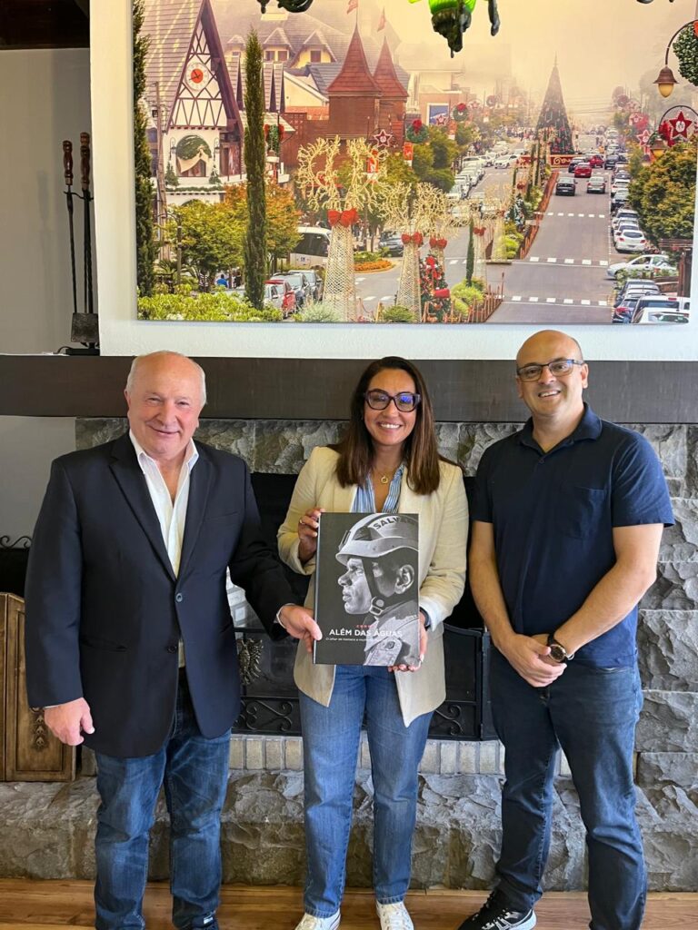 Gramado recebe edição do livro “Além das Águas”