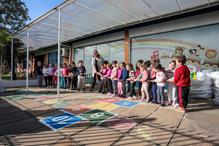 Semana do Brincar começou nesta terça nas escolas de Canela