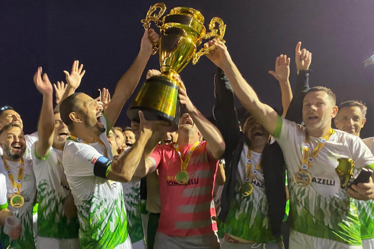 Independente é campeão do Veterano de Futebol de Gramado