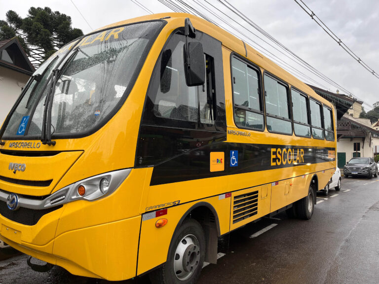 Gramado recebe novo ônibus escolar com acessibilidade total