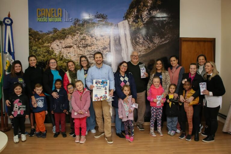 Prefeito e vice recebem convite para a Semana do Brincar