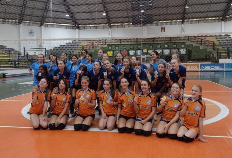 Torneio de vôlei infantil feminino ocorreu no último sábado no Perinão