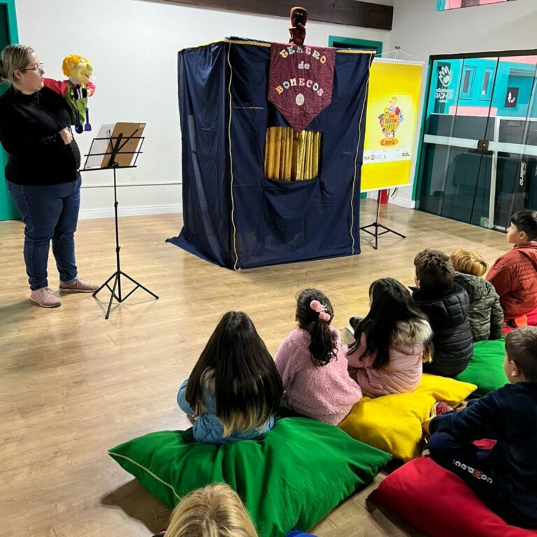 Todo Dia Tem Arte leva teatro e oficinas a bairros de Canela