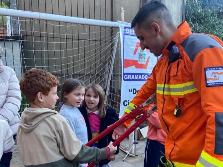 Defesa Civil de Gramado promove ação educativa na EMEF Padre Anchieta