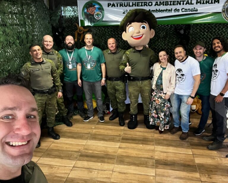 SMMA de Gramado entrega mascote “Ambientalito” à PATRAM de Canela