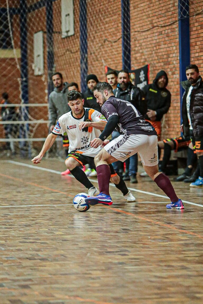 Noite de estreantes no Futsal Série Prata de Canela