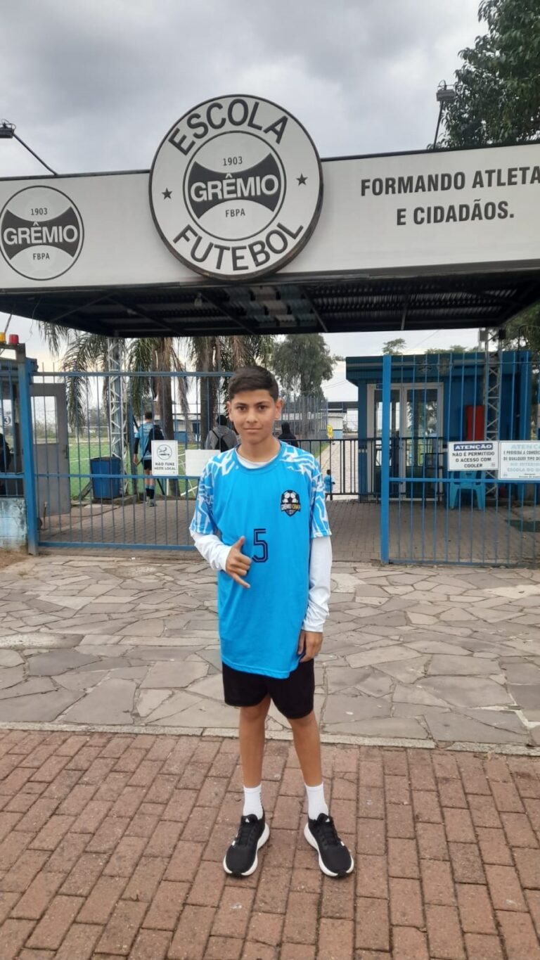 Atleta de Canela realiza avaliação no Grêmio