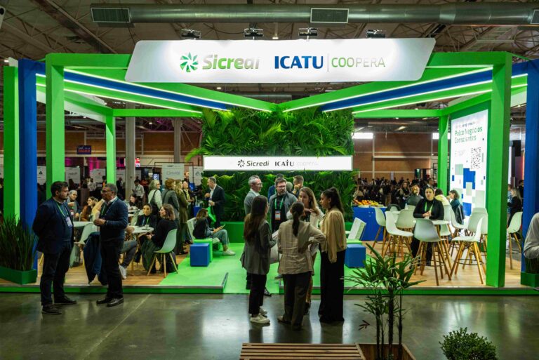Sicredi Pioneira marca presença no Gramado Summit em ação conjunta entre Sicredi e Icatu Coopera