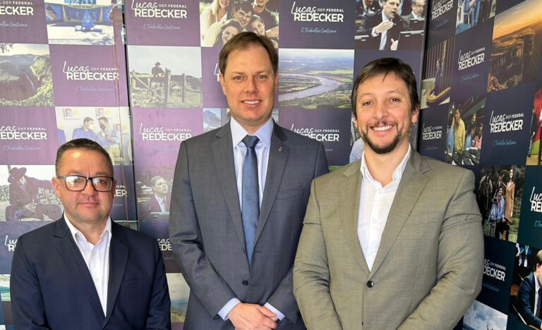 Prefeito garante R$ 800 mil para Canela com deputado Lucas Redecker