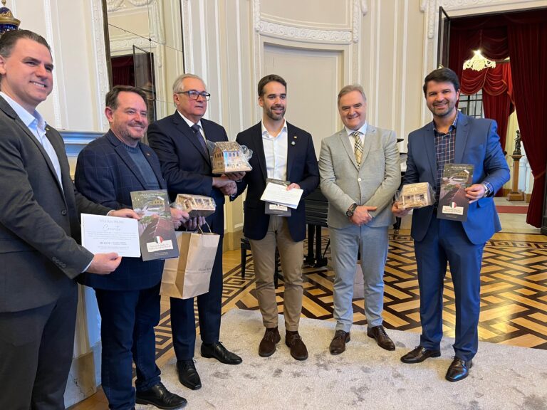 Villa Dei Troni é oficialmente apresentada ao Governo do RS e deputados por Edson Tomiello