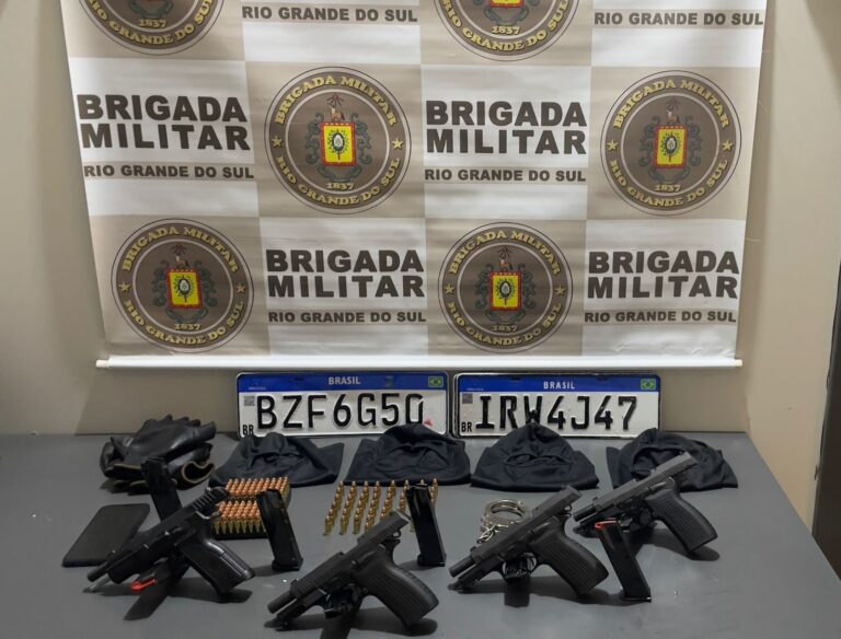 FOTOS: Troca de tiros no Centro de Canela deixa um criminoso ferido