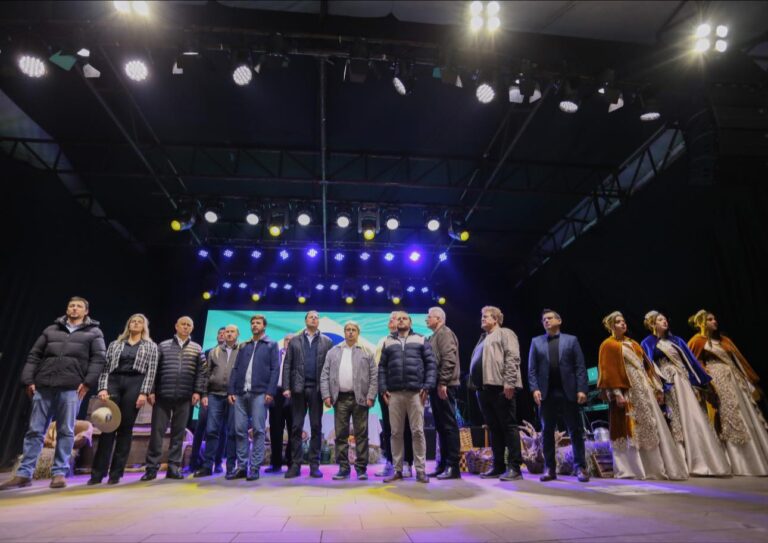 Canela é grande, Canela é nossa