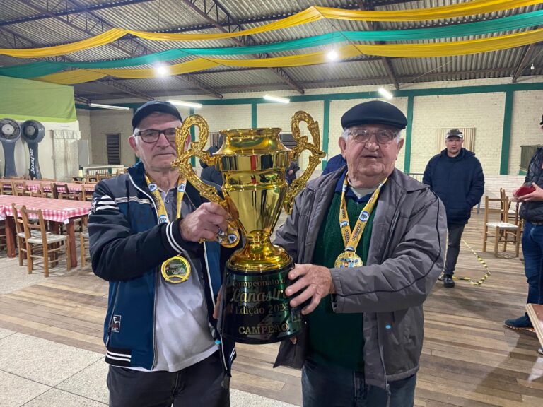 Linha Araripe é campeã do Municipal de Canastra de Gramado