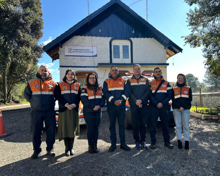 Defesa Civil de Gramado recebe visita técnica da Coordenadoria Regional