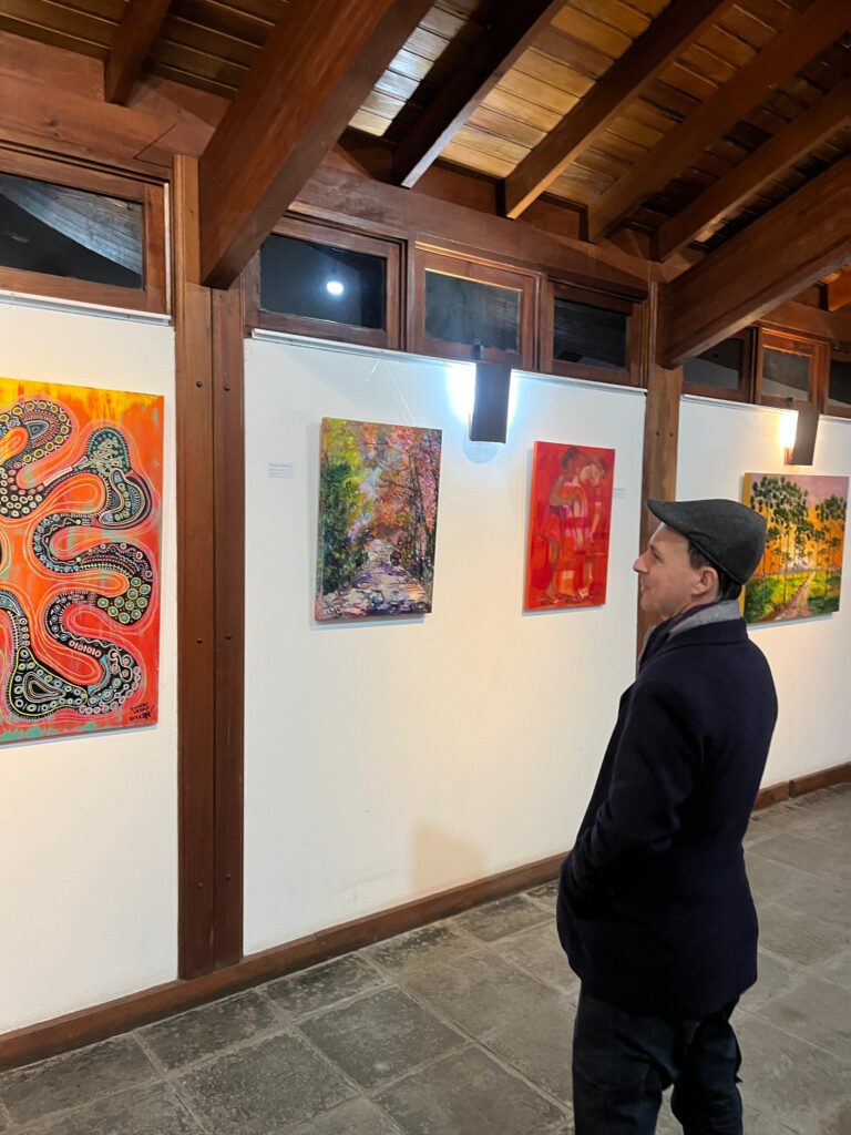 Gramado abre 15ª Exposição Coletiva e exalta legado de artistas locais