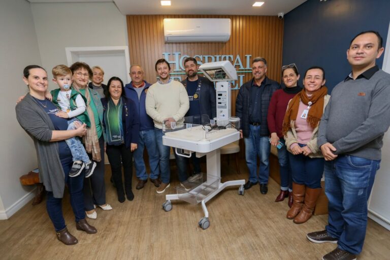 Rotary doa berço aquecido e ar-condicionado para setor de Pediatria do HCC