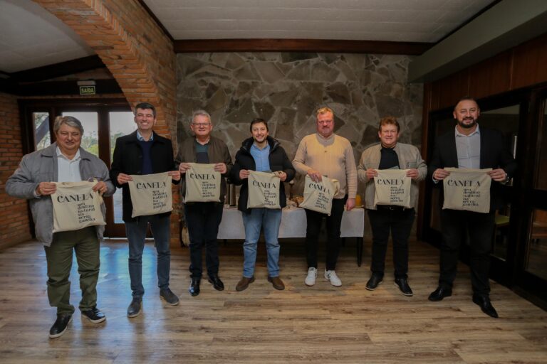 Canela sedia reunião de julho de prefeitos da Amserra