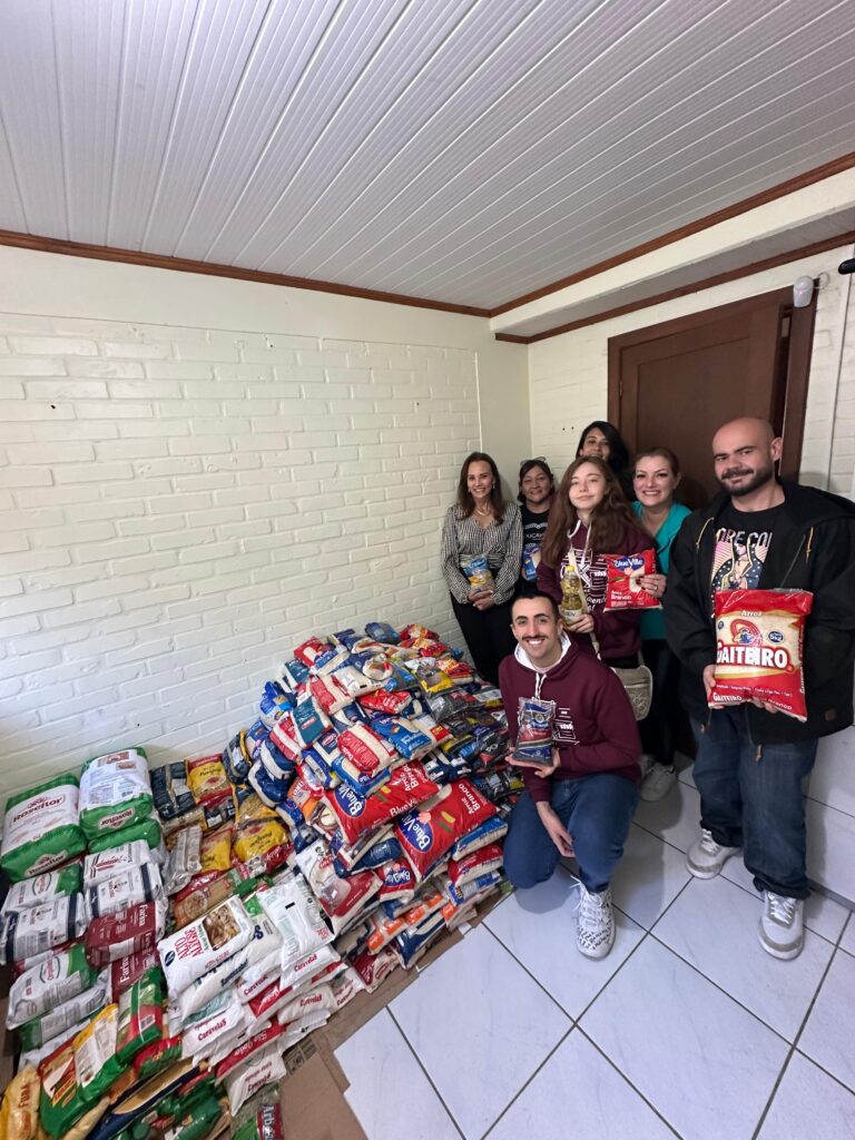 Educavídeo doa 600 kg de alimentos à Assistência Social