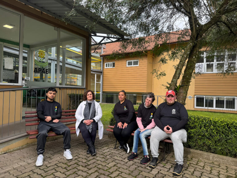 Autodefensores da APAE apresentam demandas na Câmara de Gramado