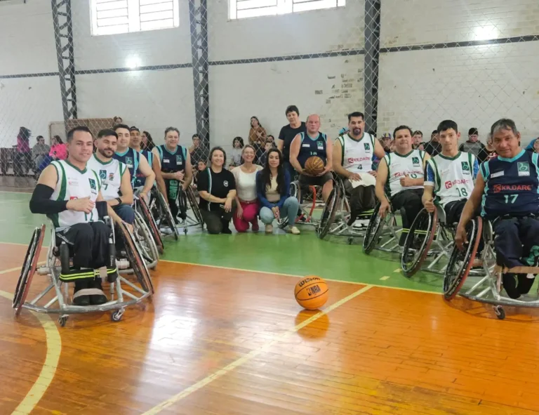 Basquete em cadeiras de rodas marca Semana da Pessoa com Deficiência em Gramado