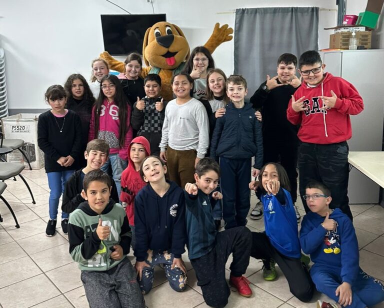 Unidade Móvel de Castração atende bairros Prinstrop e Pórtico II em agosto