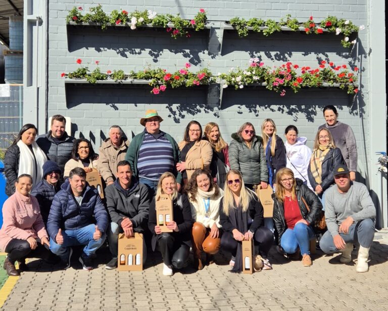 Produtores de Gramado visitam agroindústrias em Bento Gonçalves e Farroupilha