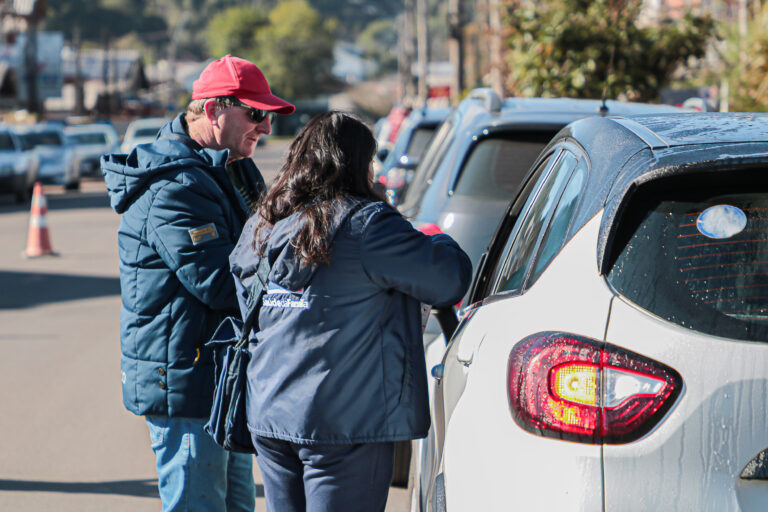 Canela promove blitz educativa contra dengue no Bairro Leodoro