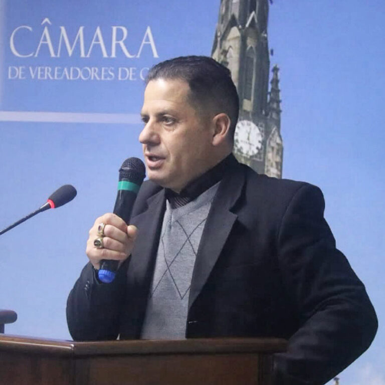 Vereador Alberi Dias sugere lei para que RGE e empresas de telefonia paguem pelo uso de postes