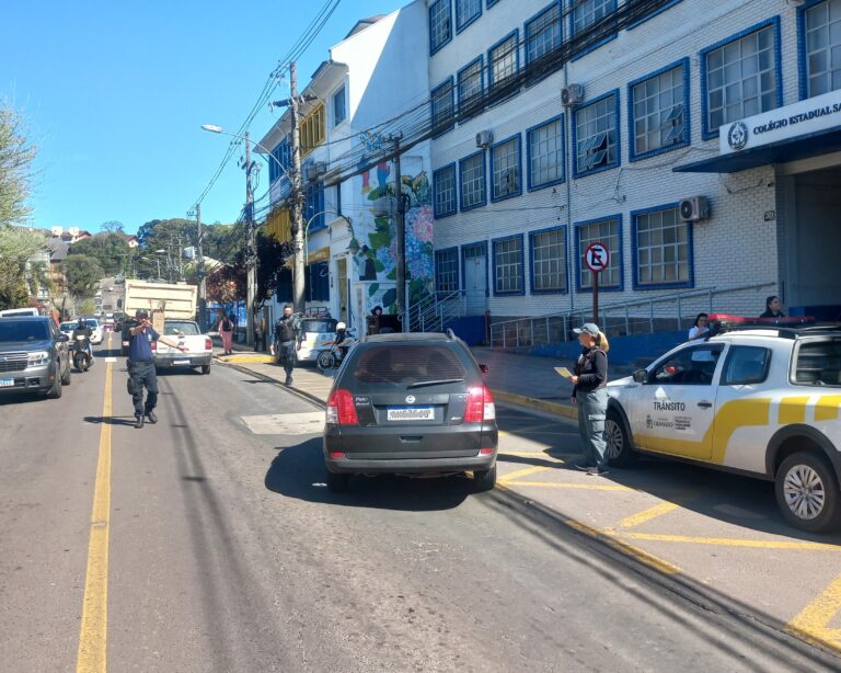 Blitz educativa em Gramado reforça segurança no trânsito