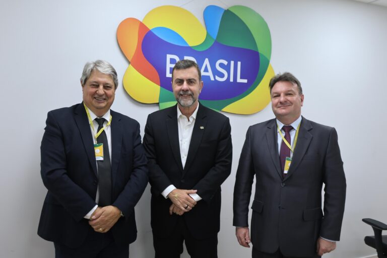 Prefeito Nestor Tissot inicia trabalhos da semana em Brasília