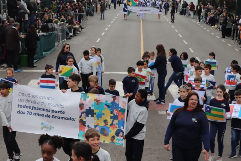 A lição de respeito que os alunos deram em muitos adultos