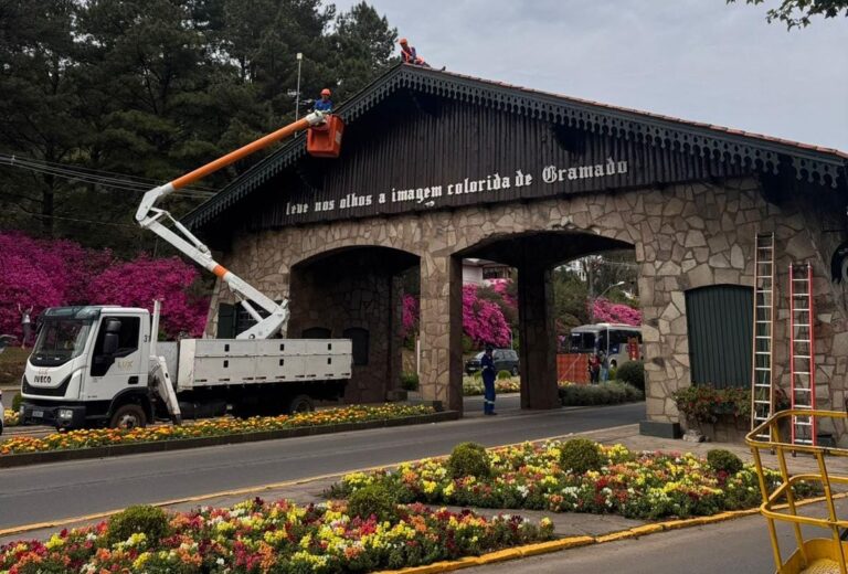 Gramado inicia decoração para o 40º Natal Luz