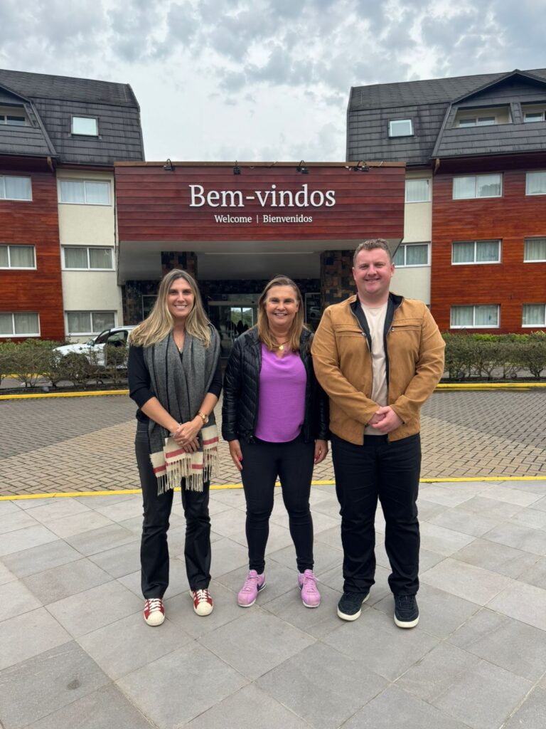 Gramado e FGF estreitam parceria pelo futebol feminino