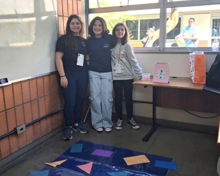 Alunas de Gramado apresentam projeto no IV Festival de Matemática da UFRGS