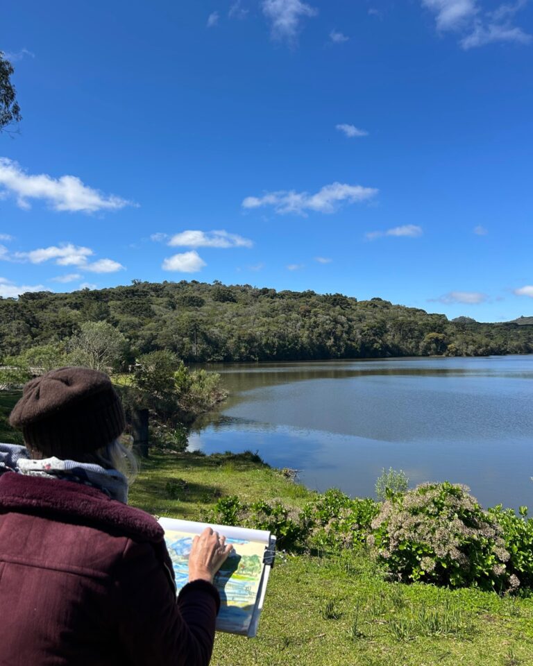 Belezas do Parque dos Pinheiros são tema de pinturas em Gramado