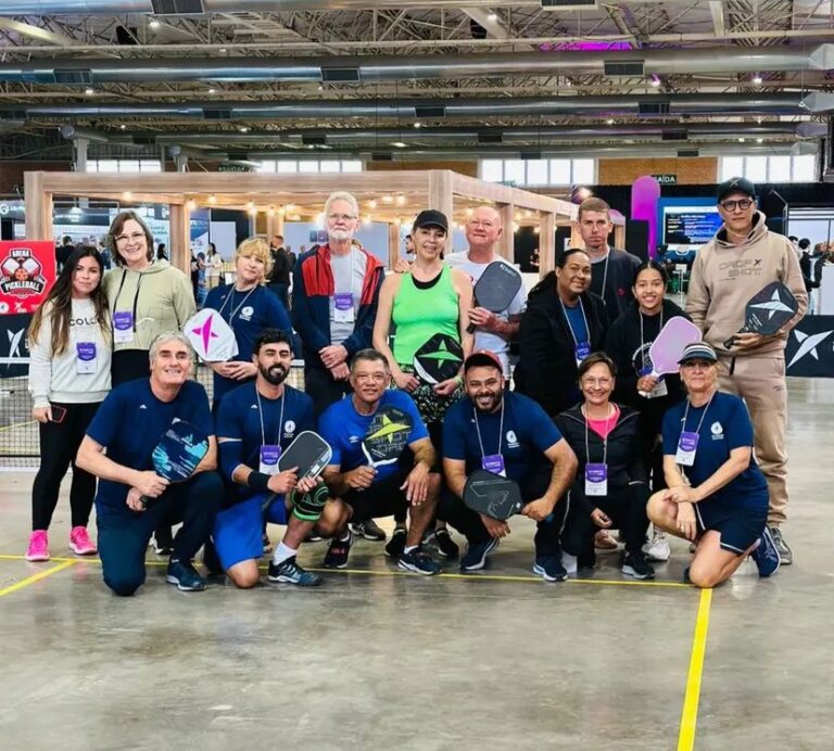 Grupo gramadense realiza clínica de Pickleball na Geronto Fair