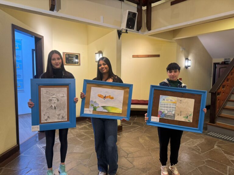 Câmara de Gramado recebe exposição “Arte em Ação” de alunos do Colégio Santos Dumont