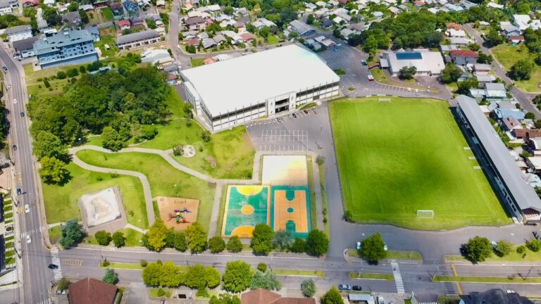 Gramado sedia jogo festivo de ídolos do Grêmio para arrecadar alimentos