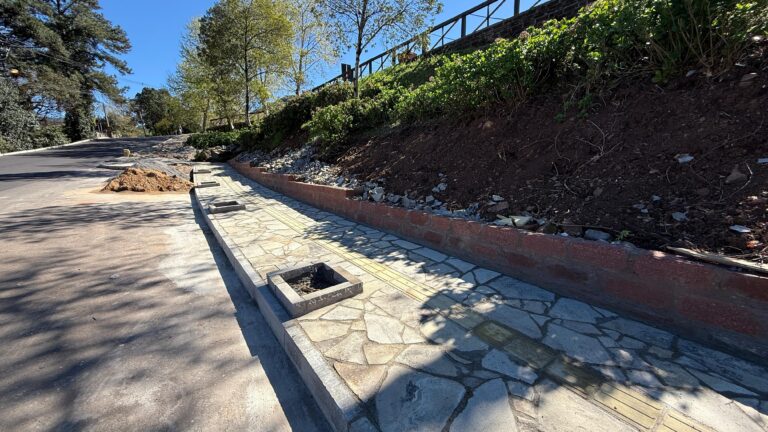 Gramado finaliza obra de calçada acessível na Várzea Grande