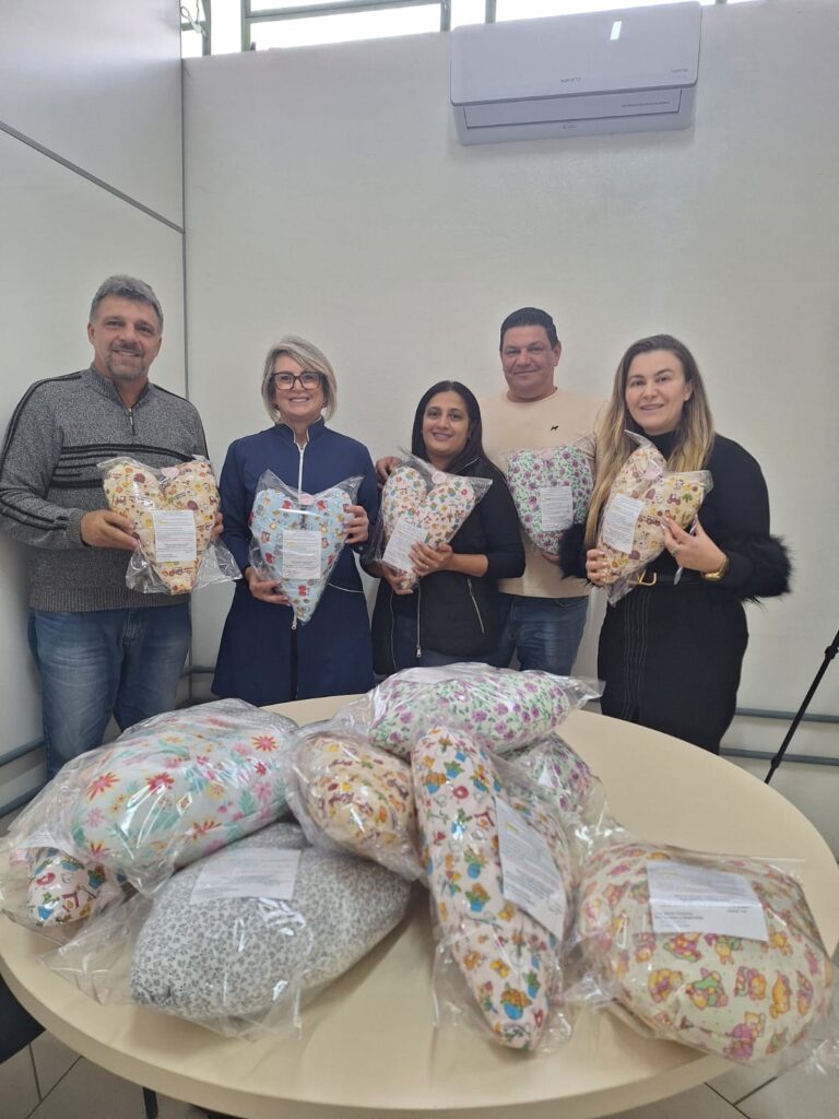 Almofadas do Coração levam conforto e esperança a mulheres com câncer em Canela