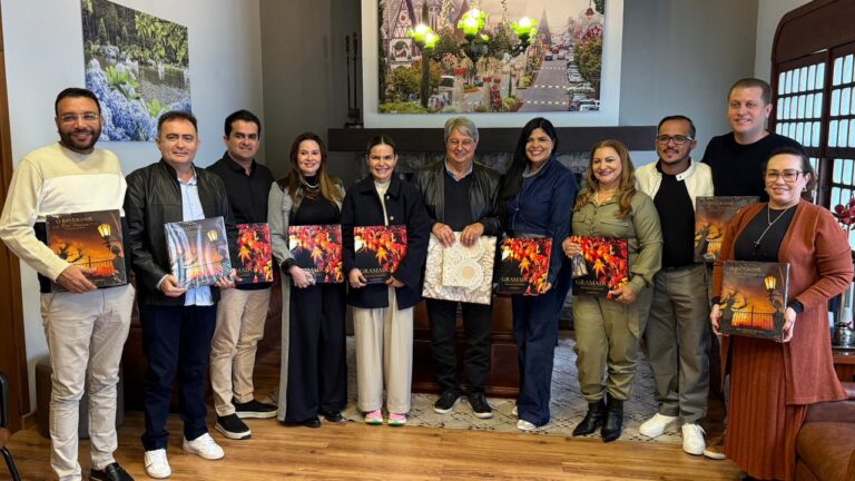 Prefeito Nestor Tissot recepciona comitiva do Ceará