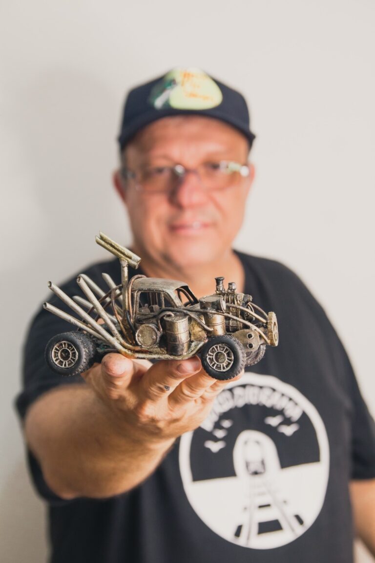 Exposição de arte em miniatura chega ao Centro de Cultura de Gramado