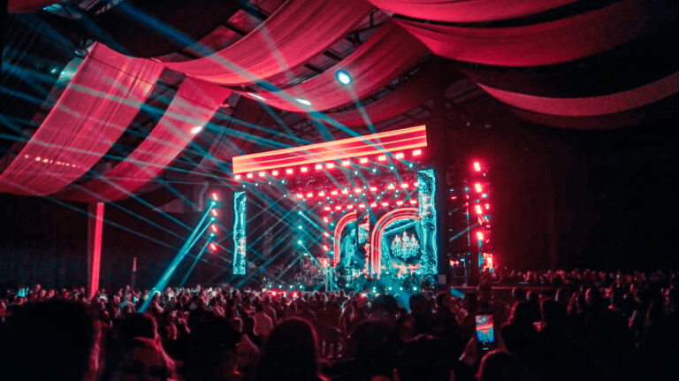 Oktoberfest Gramado encerra com Maiara e Maraisa e final do concurso de cucas