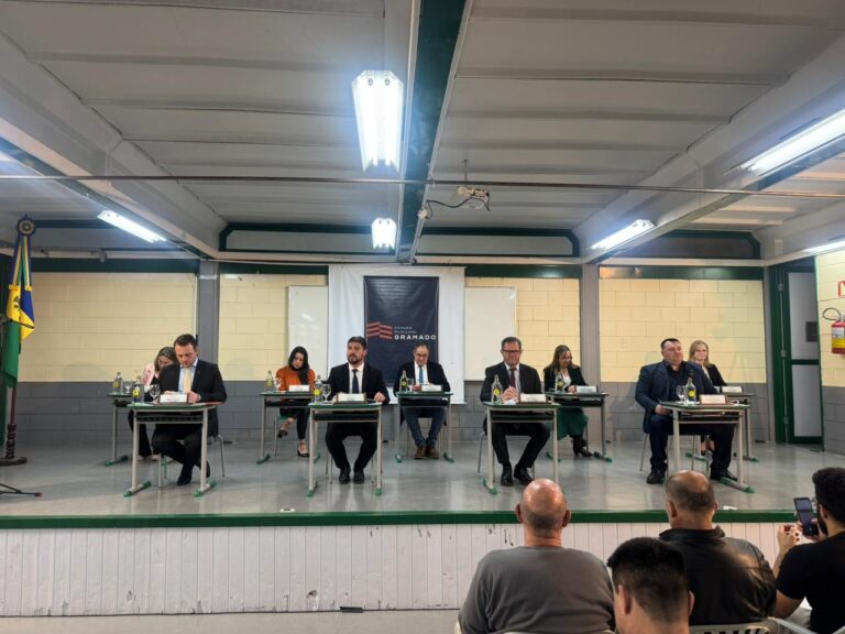 Câmara aprova orçamento de 2026 e homenageia personalidades