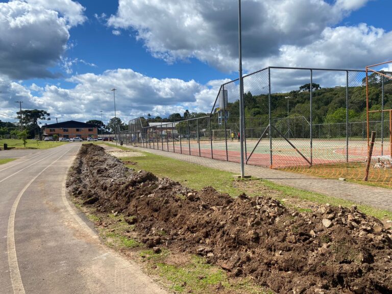 Praça do bairro Moura passa por melhorias em drenagem e revitalização