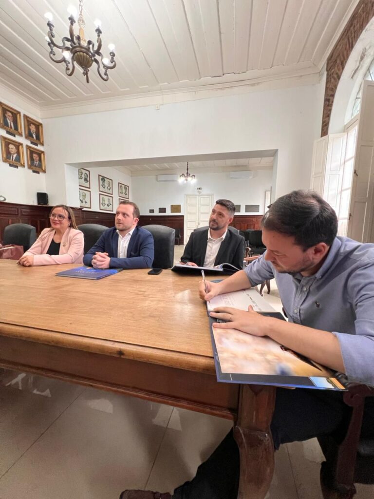 Vereadores de Gramado trocam experiências legislativas em Uruguaiana