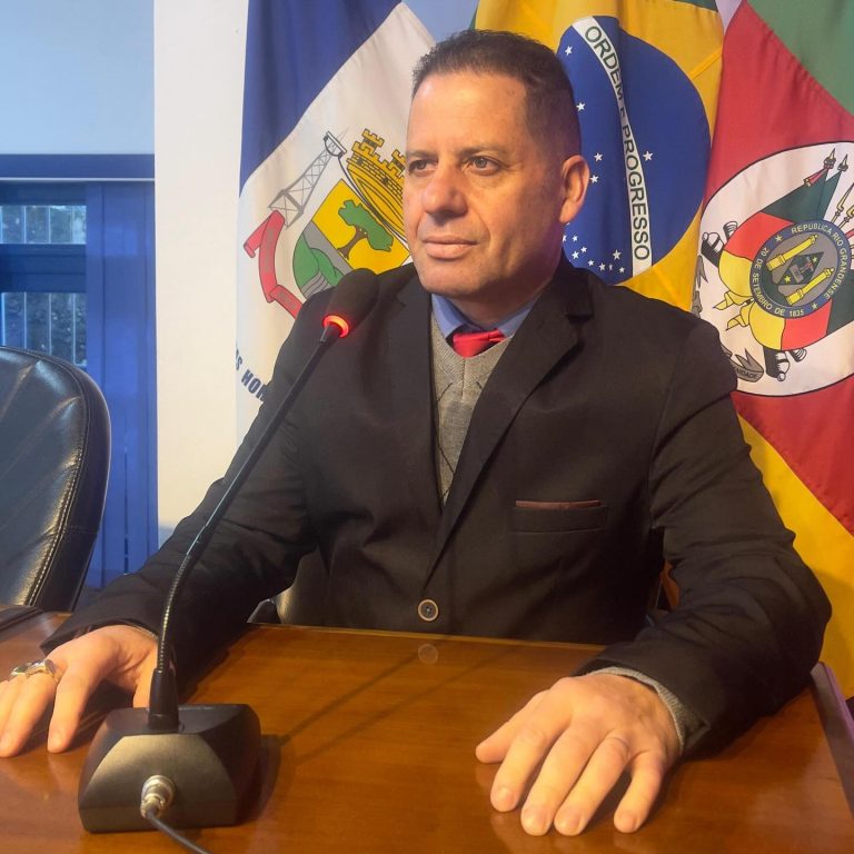 Vereador Alberi Dias solicita água potável para todo o interior